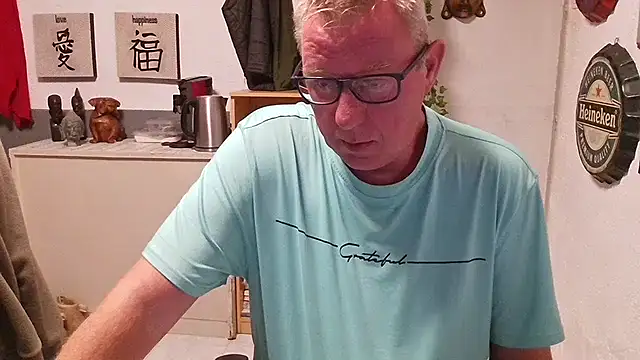 JamesBauer online show from April 20, 4:15 am