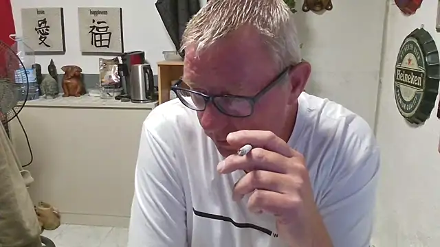 JamesBauer online show from April 21, 4:30 am