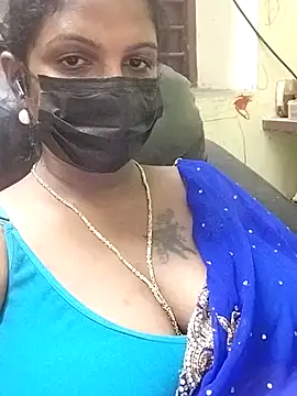 Snapshot of poojaa-rani chatting on November 5, 5:13 pm poojaa-rani online show from November 5, 5:13 pm