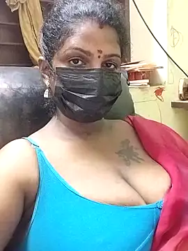 Snapshot of poojaa-rani chatting on November 7, 6:08 pm poojaa-rani online show from November 7, 6:08 pm