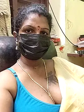 Snapshot of poojaa-rani chatting on November 15, 5:31 pm poojaa-rani online show from November 15, 5:31 pm