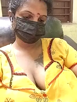 Snapshot of poojaa-rani chatting on November 22, 5:23 pm poojaa-rani online show from November 22, 5:23 pm