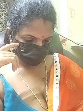 Snapshot of poojaa-rani chatting on December 15, 6:01 pm poojaa-rani online show from December 15, 6:01 pm