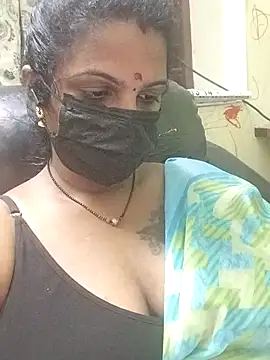 Snapshot of poojaa-rani chatting on February 1, 6:17 pm poojaa-rani online show from February 1, 6:17 pm