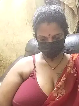 Snapshot of poojaa-rani chatting on February 2, 6:39 pm poojaa-rani online show from February 2, 6:39 pm