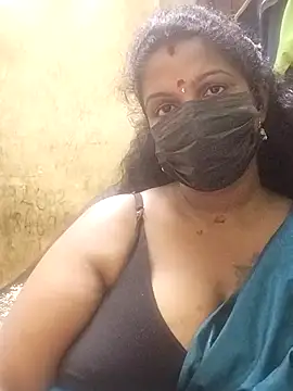 Snapshot of poojaa-rani chatting on March 17, 6:11 pm poojaa-rani online show from March 17, 6:11 pm