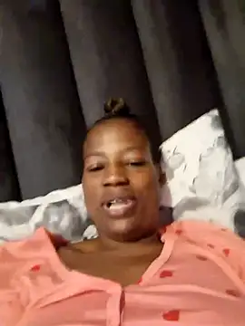 Snapshot of sexylira chatting on February 2, 10:36 am sexylira online show from February 2, 10:36 am