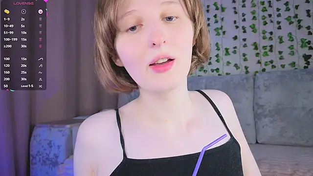 Snapshot of c0ralynx chatting on April 29, 6:36 pm c0ralynx online show from April 29, 6:36 pm