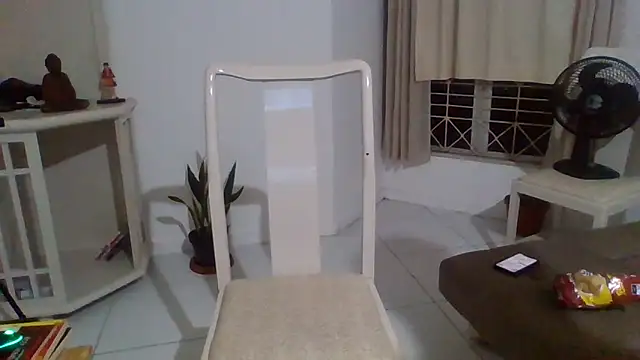 Snapshot of Mdbisc8 chatting on December 1, 2:05 am Mdbisc8 online show from December 1, 2:05 am