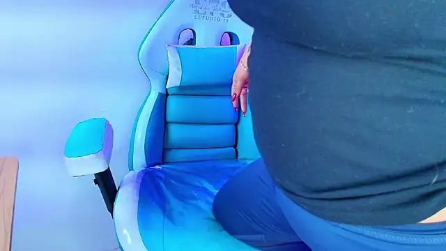 Lia adamsss online show from February 14, 3:47 am