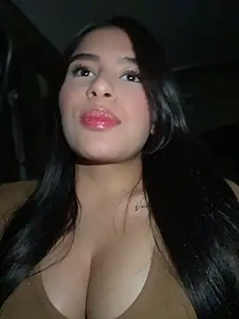 andrea gomes  online show from April 9, 7:03 am