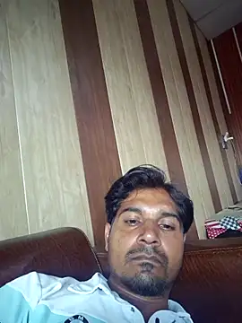 Snapshot of johnny8731 chatting on September 28, 9:25 am johnny8731 online show from September 28, 9:25 am