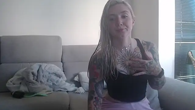 tattoobbgirl online show from November 4, 1:32 pm
