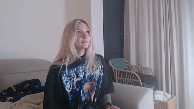 tattoobbgirl online show from November 23, 5:35 pm