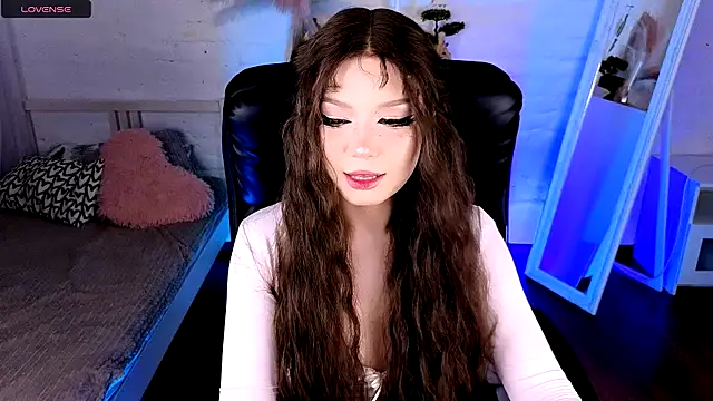 Snapshot of maddymystie chatting on May 21, 2:02 pm maddymystie online show from May 21, 2:02 pm