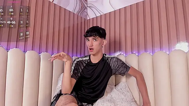 Snapshot of peachandtyron_ chatting on March 17, 10:17 pm peachandtyron online show from March 17, 10:17 pm