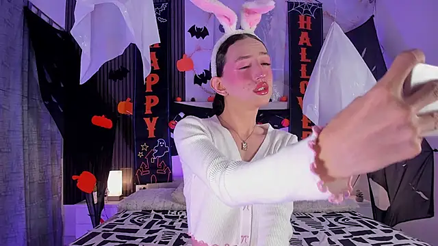 Snapshot of peachandtyron_ chatting on October 18, 3:42 am peachandtyron online show from October 18, 3:42 am