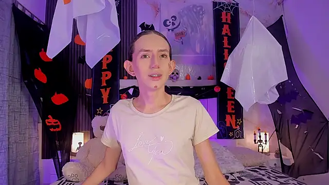 Snapshot of peachandtyron_ chatting on November 3, 3:30 am peachandtyron online show from November 3, 3:30 am