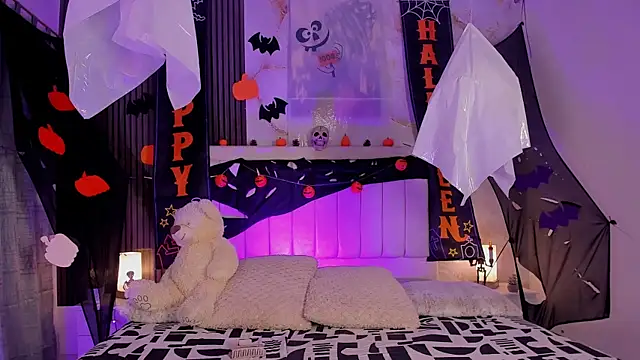 Snapshot of peachandtyron_ chatting on November 4, 3:27 am peachandtyron online show from November 4, 3:27 am