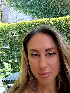 Brilliant-Splashes online show from December 23, 4:21 am