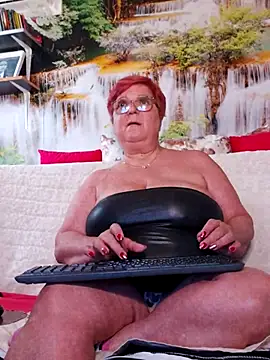 QueenPammy1 online show from February 18, 6:37 am