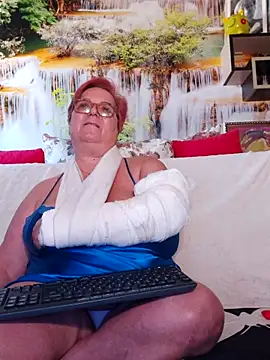 QueenPammy1 online show from March 4, 12:33 pm