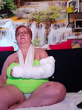 QueenPammy1 online show from March 6, 7:03 am