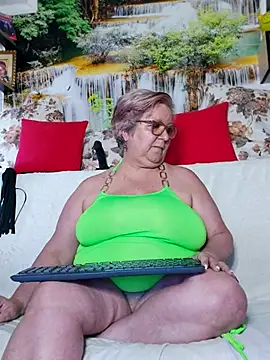 QueenPammy1 online show from September 28, 6:41 am