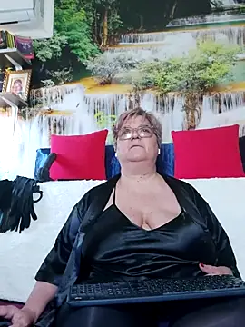 QueenPammy1 online show from November 22, 6:34 am