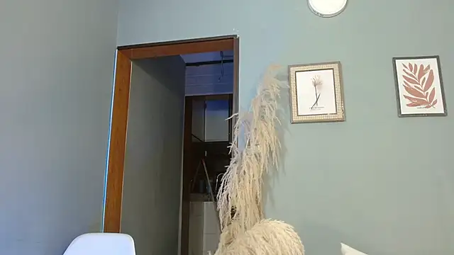 Parker Lee online show from April 25, 1:30 am