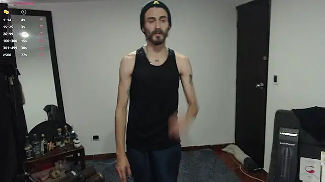 Snapshot of Aaron_malikk chatting on October 25, 7:19 pm Aaron malikk online show from October 25, 7:19 pm