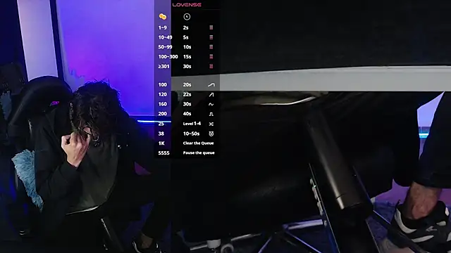 Snapshot of Aaron_malikk chatting on November 5, 3:06 am Aaron malikk online show from November 5, 3:06 am