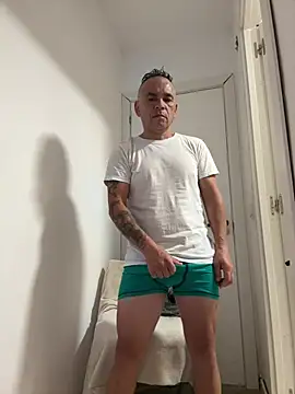 Snapshot of mateocali25 chatting on July 7, 1:04 pm mateocali25 online show from July 7, 1:04 pm