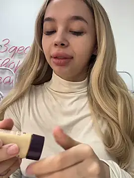 Snapshot of katyevance chatting on February 10, 7:56 am katyevance online show from February 10, 7:56 am