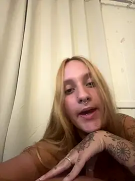 Snapshot of casaltattoosex chatting on January 5, 10:57 pm casaltattoosex online show from January 5, 10:57 pm