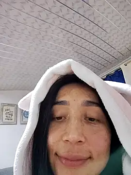 Elowyn online show from October 20, 2:45 am