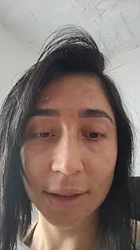 Elowyn online show from December 14, 6:12 pm