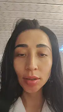 Elowyn online show from March 14, 5:29 pm