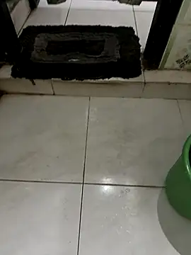 Snapshot of dilu98 chatting on November 26, 1:28 am dilu98 online show from November 26, 1:28 am