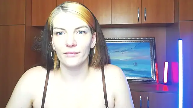 VanessaRey  online show from March 2, 5:20 pm