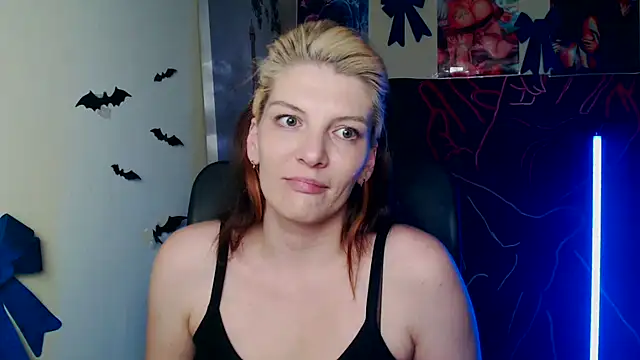 VanessaRey  online show from April 22, 4:48 am