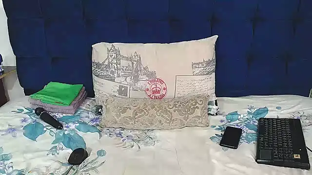 AriesCake online show from January 7, 11:23 am