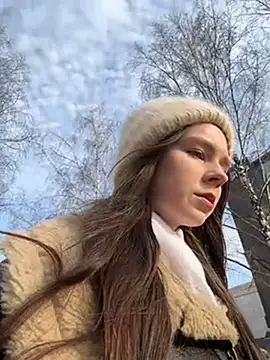 MilaBee online show from March 19, 10:22 am