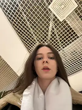 MilaBee online show from March 22, 8:51 am