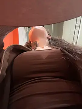 MilaBee online show from February 15, 11:19 am