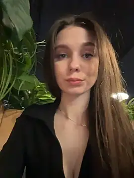 MilaBee online show from March 23, 7:45 am