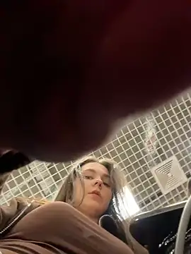 MilaBee online show from March 25, 7:25 am