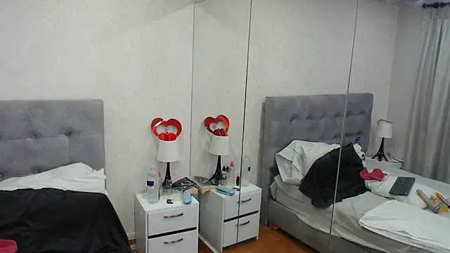 ScarlettGreen  online show from September 10, 12:49 pm