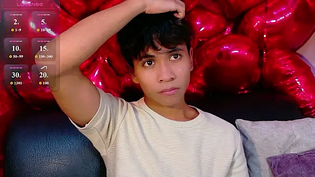 Ethan Westt online show from February 25, 8:40 pm