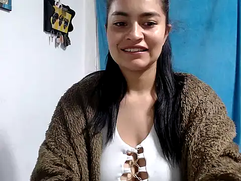 AlanaHotxx online show from November 4, 6:23 am